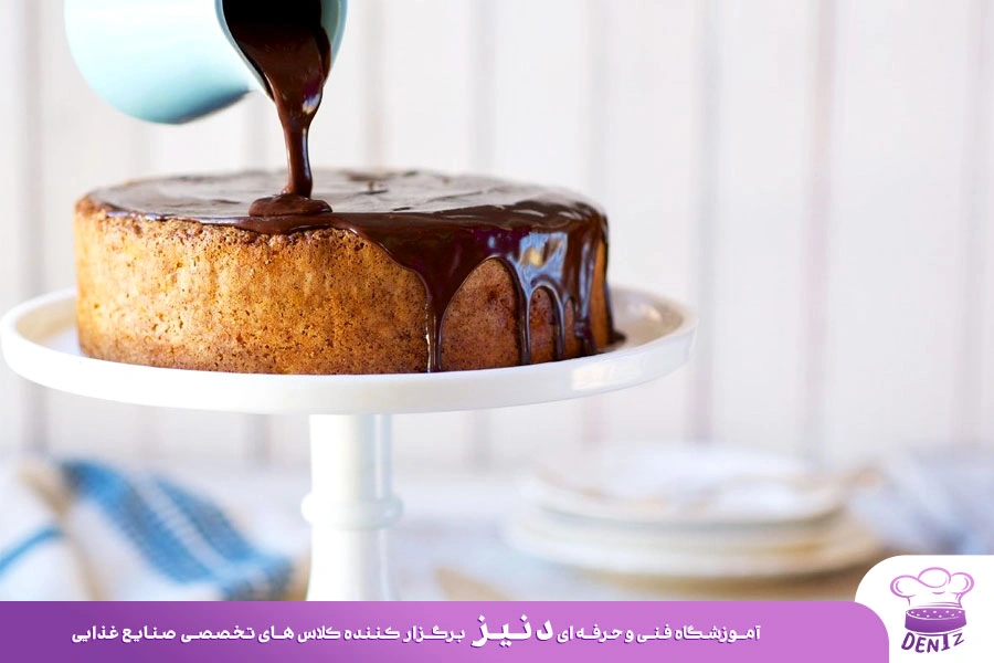 روش تزئین کردن کیک با گاناش