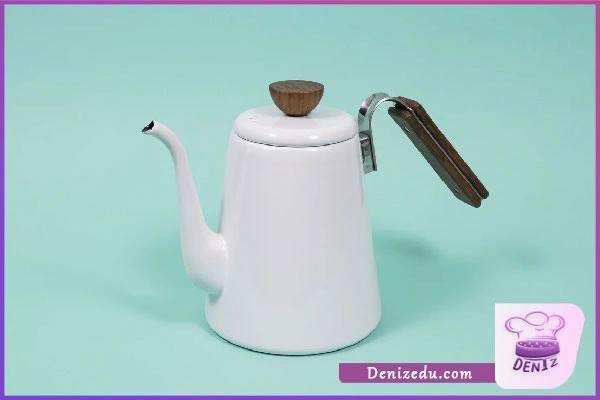 کتری، وسیله ای مهم برای قهوه V60