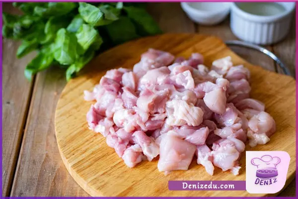 فیله مرغ خرد شده، طرز تهیه پاستا آلفردو با مرغ و قارچ و خامه