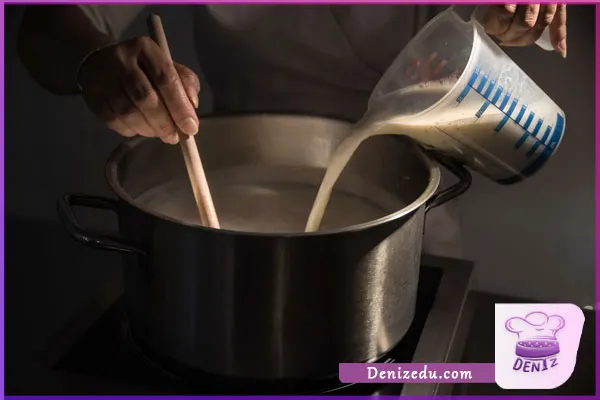 شیر، طرز تهیه پاستا آلفردو با مرغ و قارچ و خامه