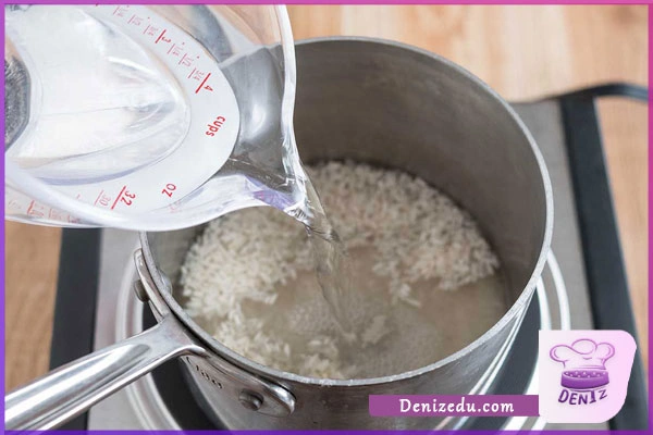 اضافه کردن آب یا مایعات دیگر، رفع شوری غذا