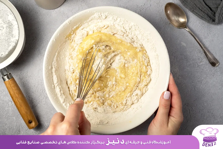 روش درست مخلوط کردن مواد کیک خیس