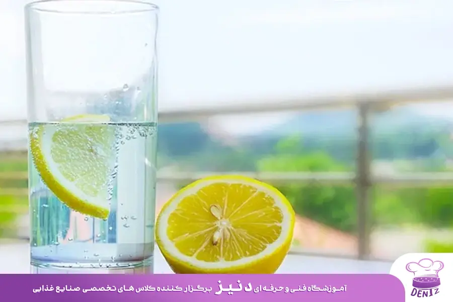 ترکیب آب و لیموی طبیعی یک جایگزین قهوه بدون کافئین