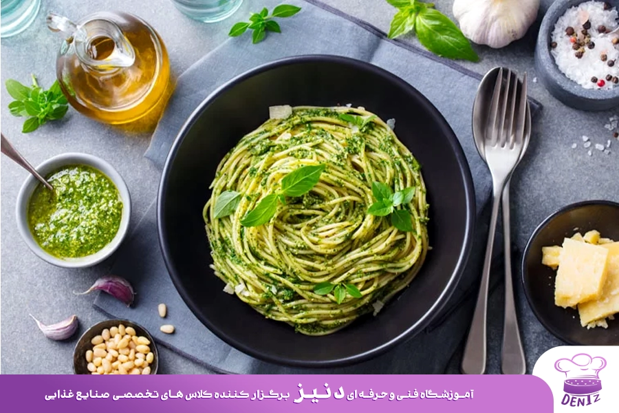 ماکارونی با سس پستو، یکی از انواع غذا با ماکارونی