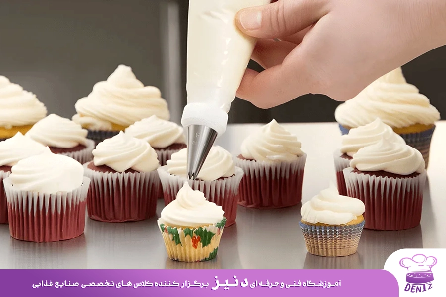تزئین و فیلینگ کیک و کاپ کیک