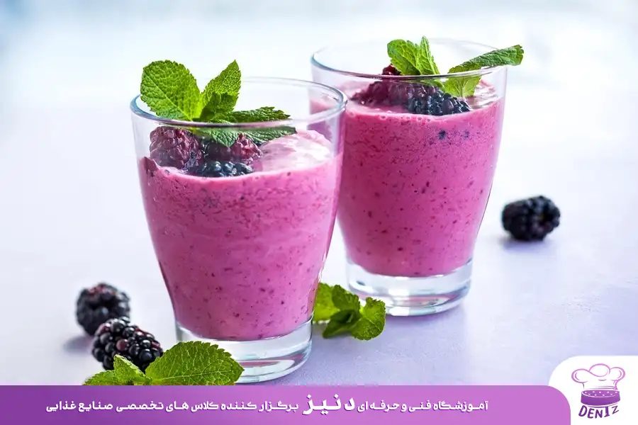 طرز تهیه اسموتی هندوانه و شاه توت