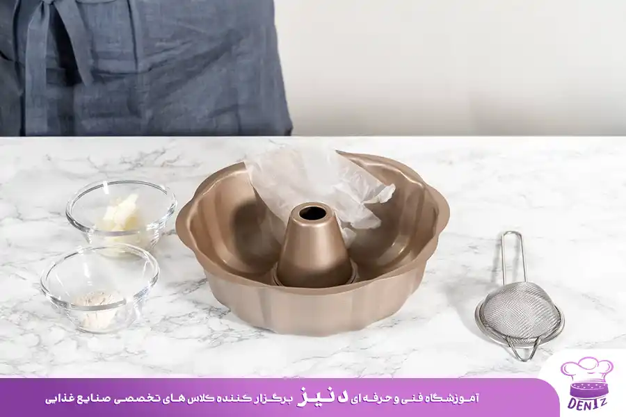 برای کیک های حساس قالب مناسب انتخاب کنید تا به قالب نچسبد