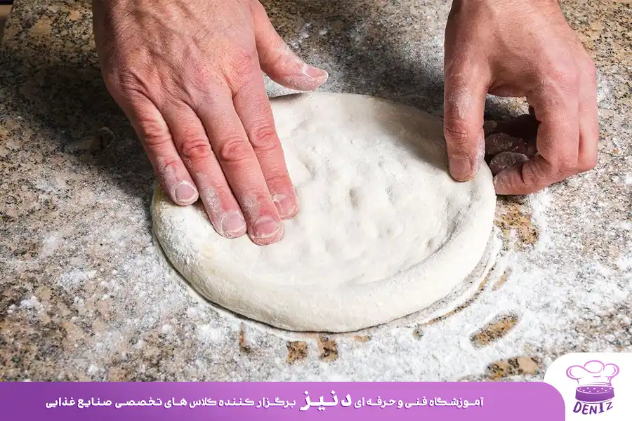 طرز نهیه خمیر پیتزا مرحله به مرحله